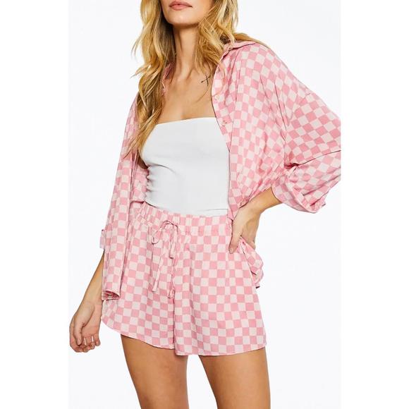 NEW PRETTY GARBAGE oversized checkered-print woven shirt in pink - Picture 2 of 2